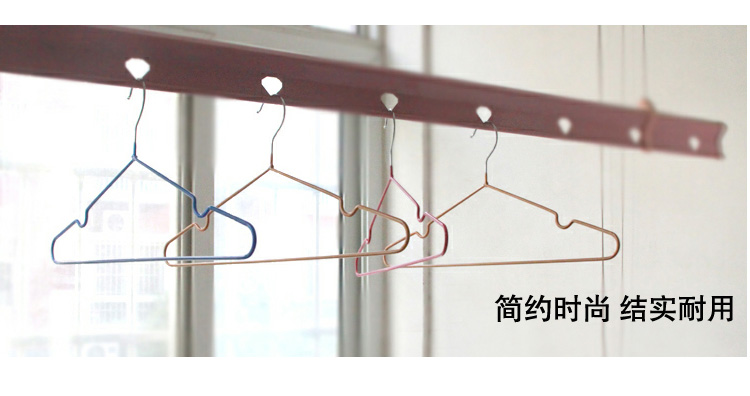 
                                        乐服 不锈钢浸塑衣架30支装  凹槽晒晾干湿两用防滑挂衣架 成人晾衣架                