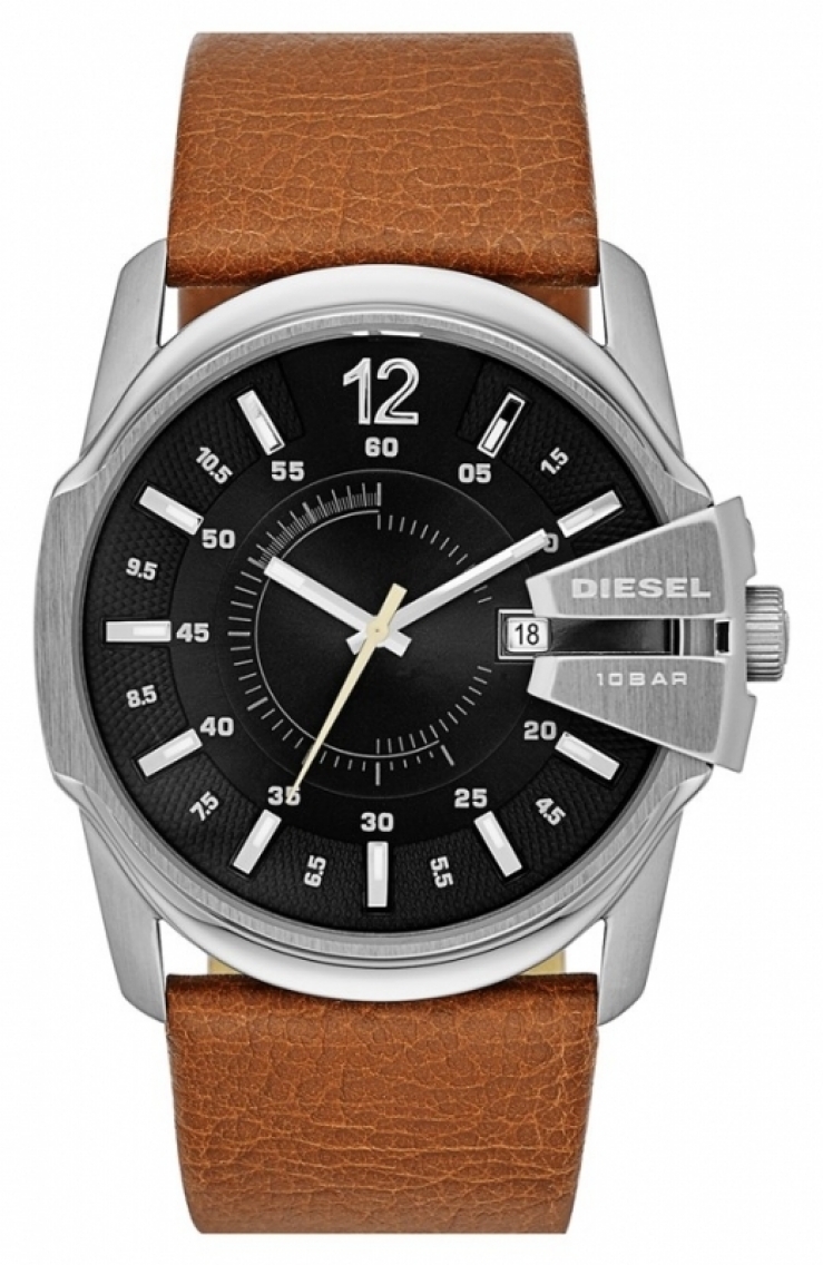 a sharp, logo-embossed crown guard distinguishes the dual