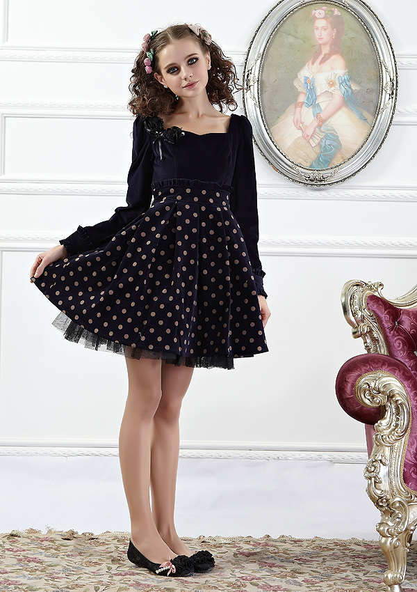 花儿开了春款带胸花平绒连衣裙 宫廷圆点裙 一字领收腰长袖连衣裙adl