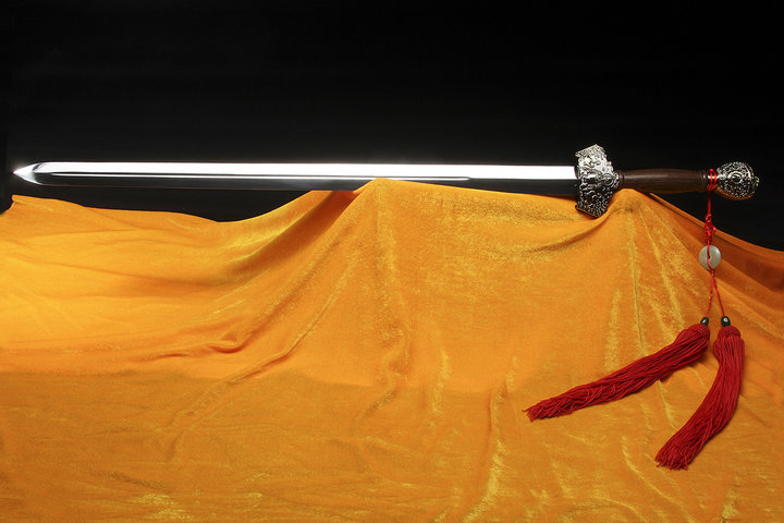  剑刃长>:77厘米  剑柄长>:28厘米  上下刃宽>:4/3.2厘米  刃厚>:1.