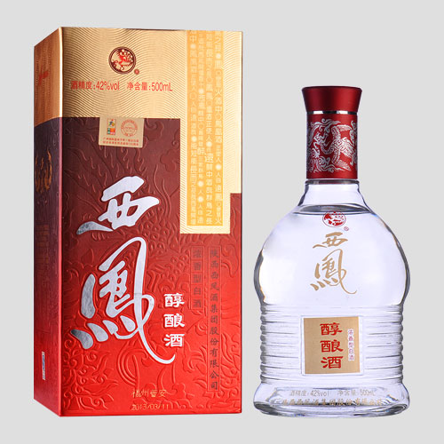 西凤酒采用高温培曲,土暗窖发酵,续渣混蒸混烧 商品特点 西凤醇酿酒