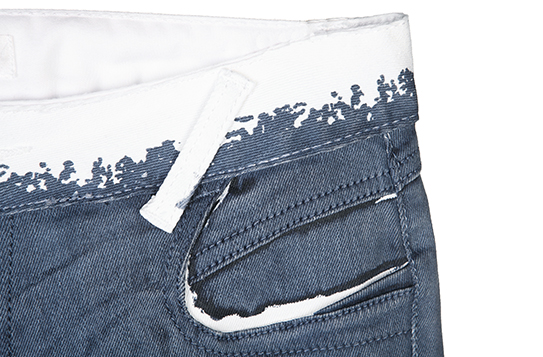 弧形挖袋,与众不同.