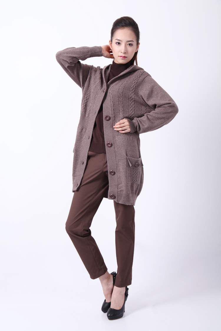 服饰箱包 上衣 > 卓恩正品专柜 修身毛衣 卓恩大码女装f11801 卡其色