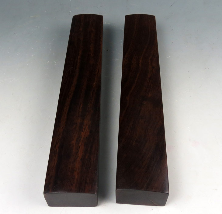 材质:黑梓木(黑紫檀木) 备注: 1,图片为实物拍摄,但由于光线,电脑的