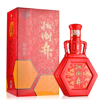 大方喜庆,酿造精致:扳倒井红井窖,酒盒一体以红色为主,喜庆大方,寓意