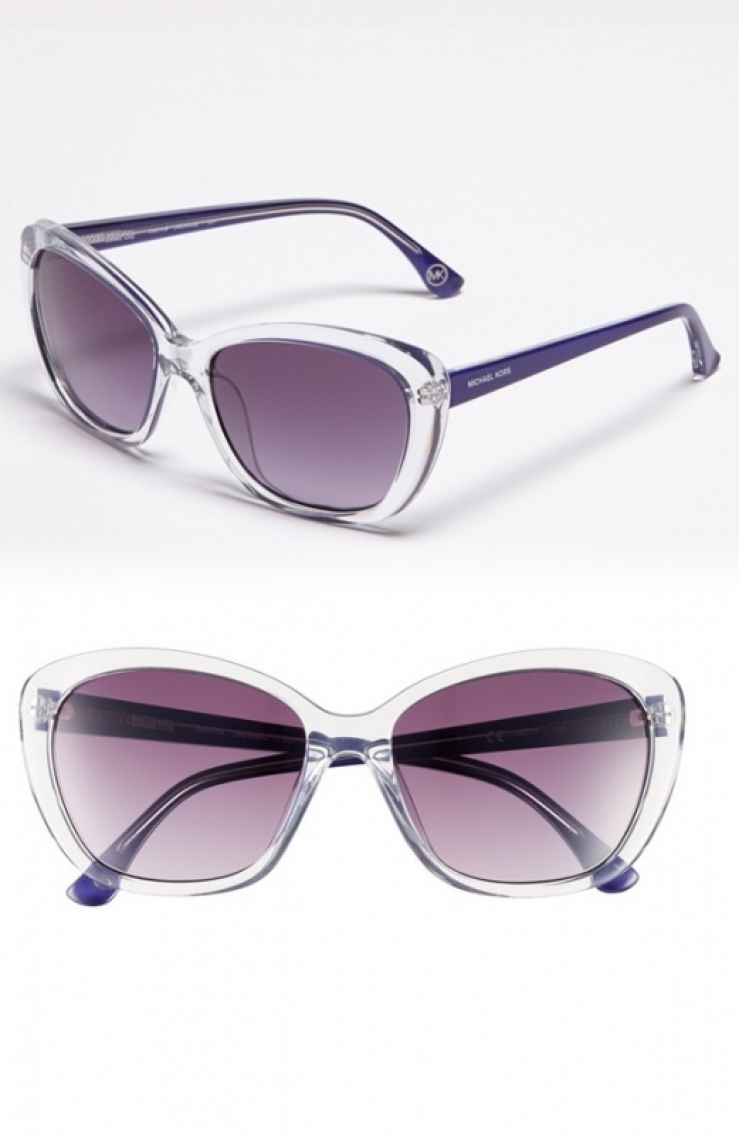 with contrast logo-adorned temples add fun retro flair to your