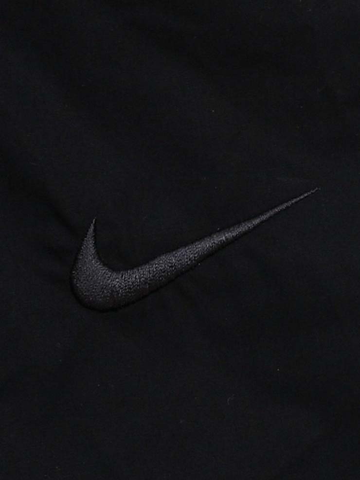 商品名称 耐克休闲中裤 市场价 399 商品品牌 nike服装 领口设计 包装