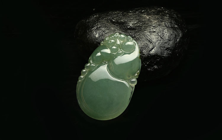 七彩云南 天然翡翠a货 葫芦吊坠 国检证书sc0026306841