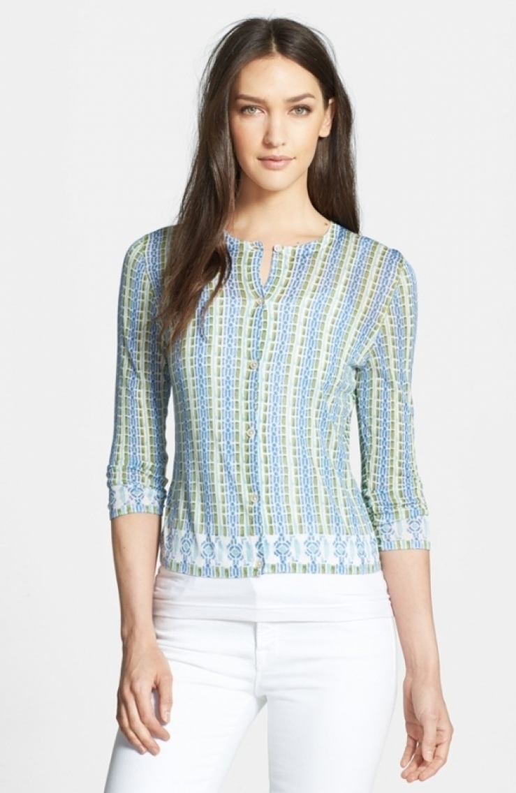 nebulous dots pattern a cropped, fitted cardigan finely knit