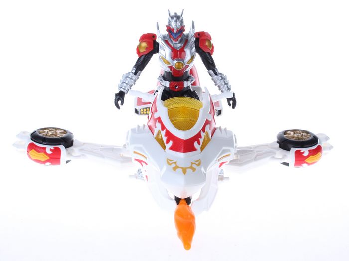 品牌:奥迪双钻 [铠甲勇士]-炎龙驹套装563661发光发声 执行标准gb6675