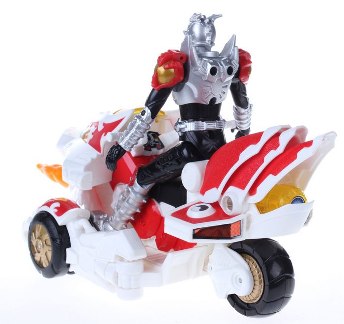 品牌:奥迪双钻 [铠甲勇士]-炎龙驹套装563661发光发声 执行标准gb6675