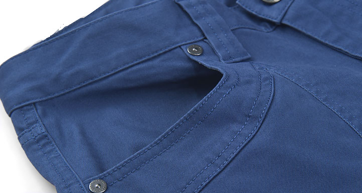 插袋 侧面月牙口袋,内设装饰性小口袋,做工平整服帖,不易变形