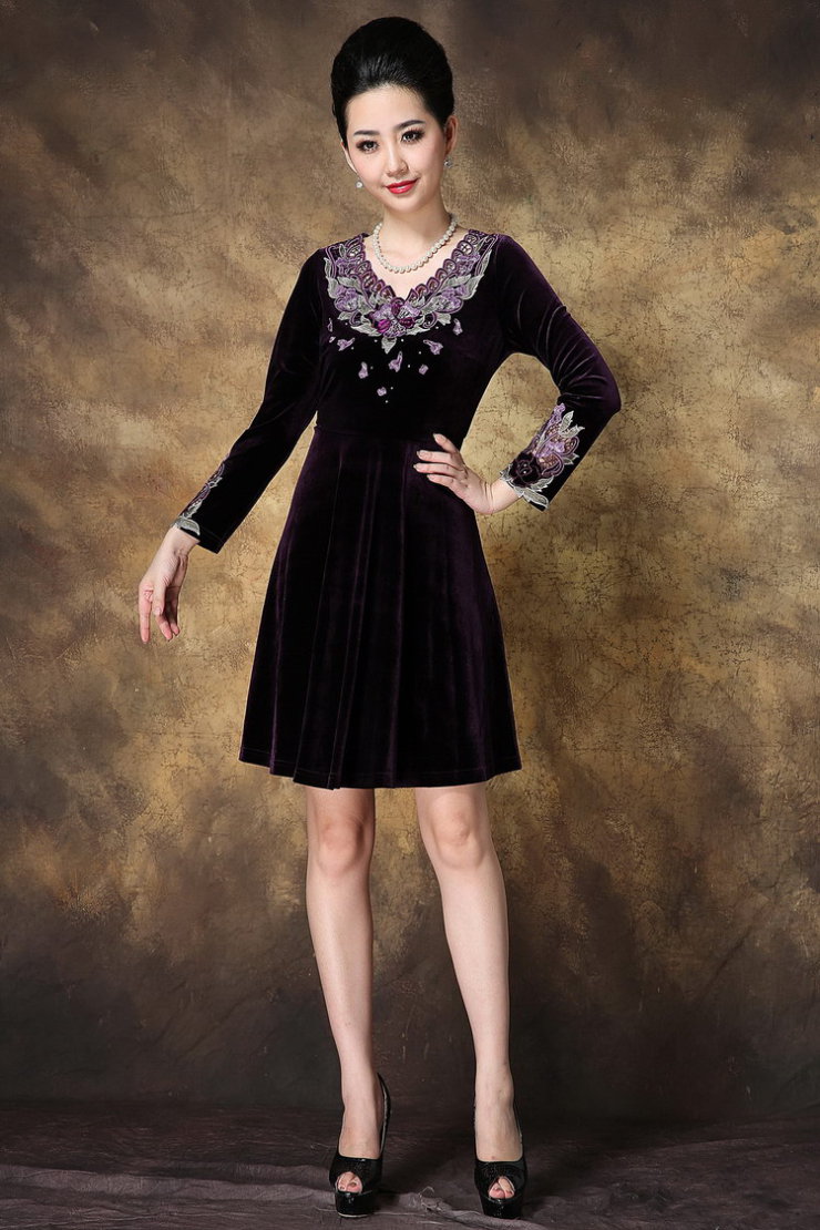 嫒丽思 2013品牌服饰女装新款刺绣宽松大码女装显瘦金丝绒长袖连衣裙