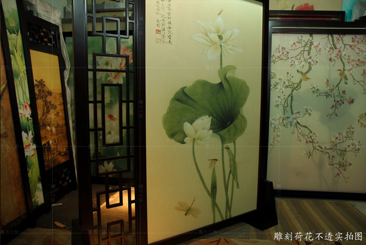 
                                        定制俄罗斯樟子松屏风改善风水中式雕刻屏风 玄关隔断酒店屏风 蜻蜓戏白莲 不透                