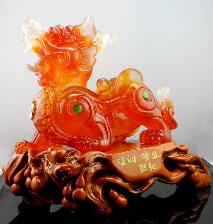 貔貅纳食四方之财.传说助黄帝作战有功,被赐封"天禄兽"又称"辟邪".