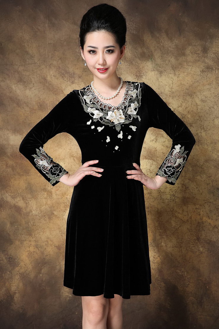 嫒丽思 2013品牌服饰女装新款刺绣宽松大码女装显瘦金丝绒长袖连衣裙