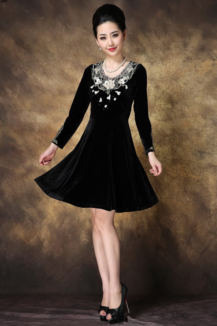 嫒丽思 2013品牌服饰女装新款刺绣宽松大码女装显瘦金丝绒长袖连衣裙