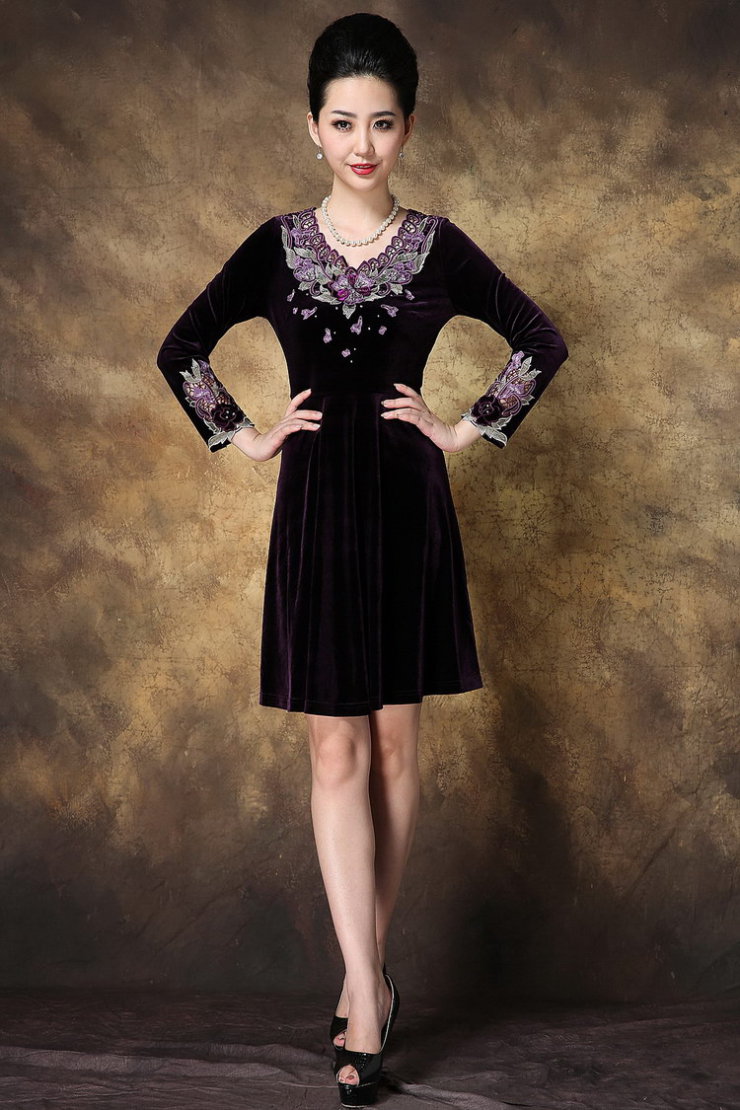 嫒丽思 2013品牌服饰女装新款刺绣宽松大码女装显瘦金丝绒长袖连衣裙