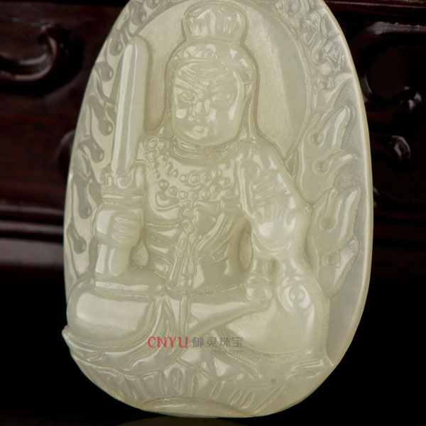 山料 颜色: 白玉 题材: 佛 简介:  萃采和田白玉精制而成,玉面净洁