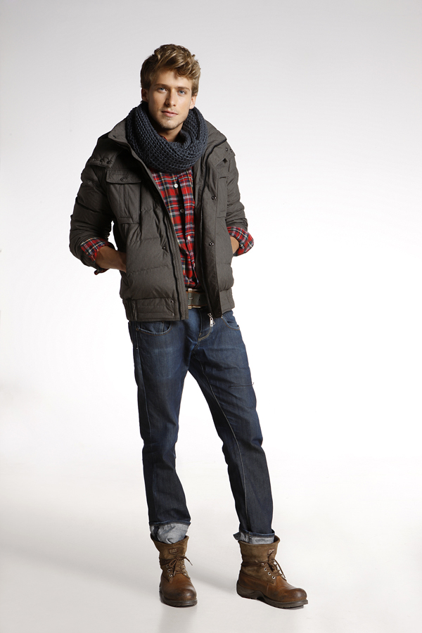 2013雪伦新款时尚男装 短款休闲带帽羽绒服61615 咖啡42h 180/100a【