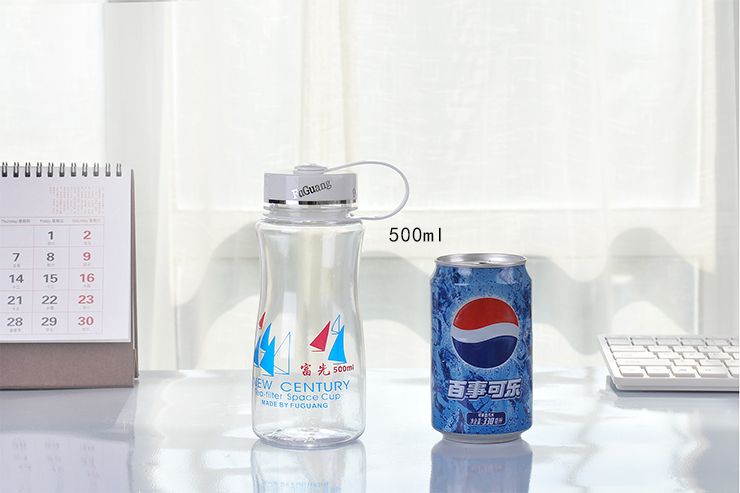 
                                        富光太空杯 大容量带滤网塑料水杯户外运动杯子（2种图案随机发） 1000ml                