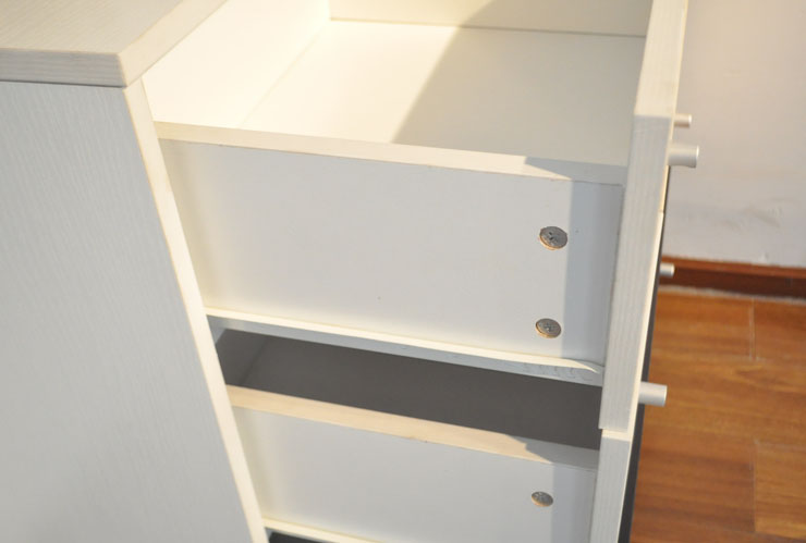 (毫米)板厚 【商品实拍】下图是产品实拍图:(柜体浮雕白色,抽屉面如图