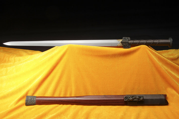  剑刃长>:56厘米  剑柄长>:23厘米  上下刃宽>:3.5/2厘米  刃厚>:1.