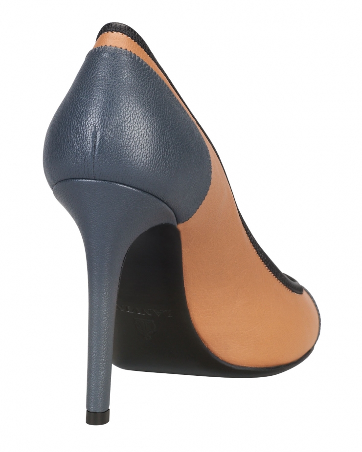 connoisseurs take note: this lanvin pump impresses with strong