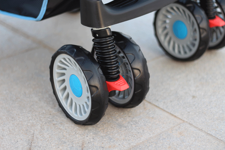 前轮带减震装置 【注:减震不是黑色的塑料套,减震在轮子里面!】