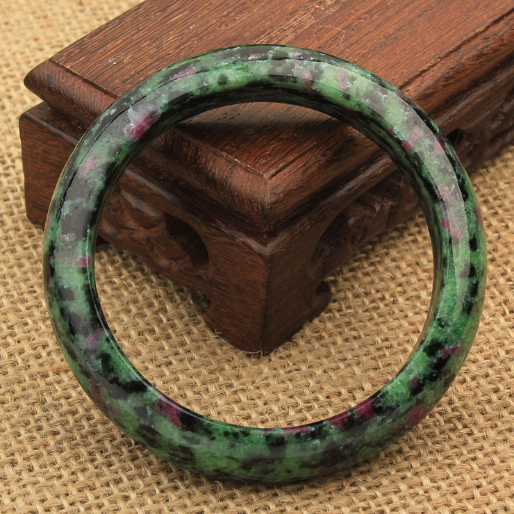 凝萃坊 天然红宝石黝帘石玉手镯