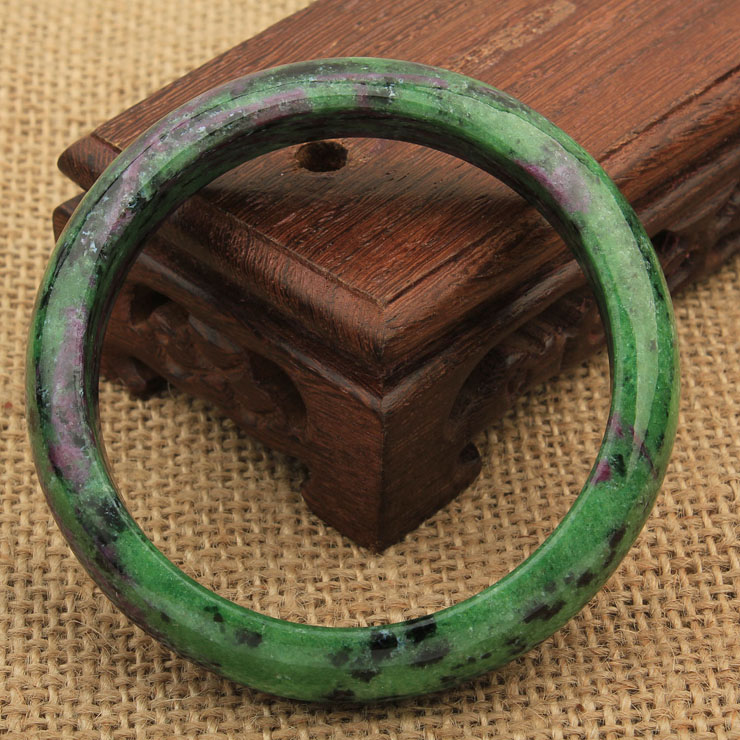 凝萃坊 天然红宝石黝帘石玉手镯