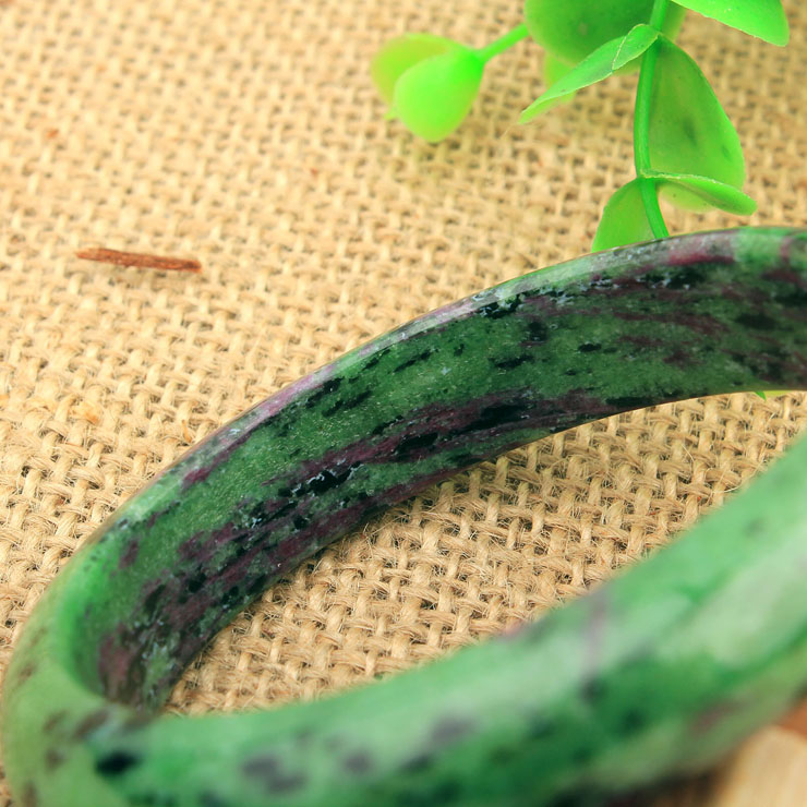 凝萃坊 天然红宝石黝帘石玉手镯