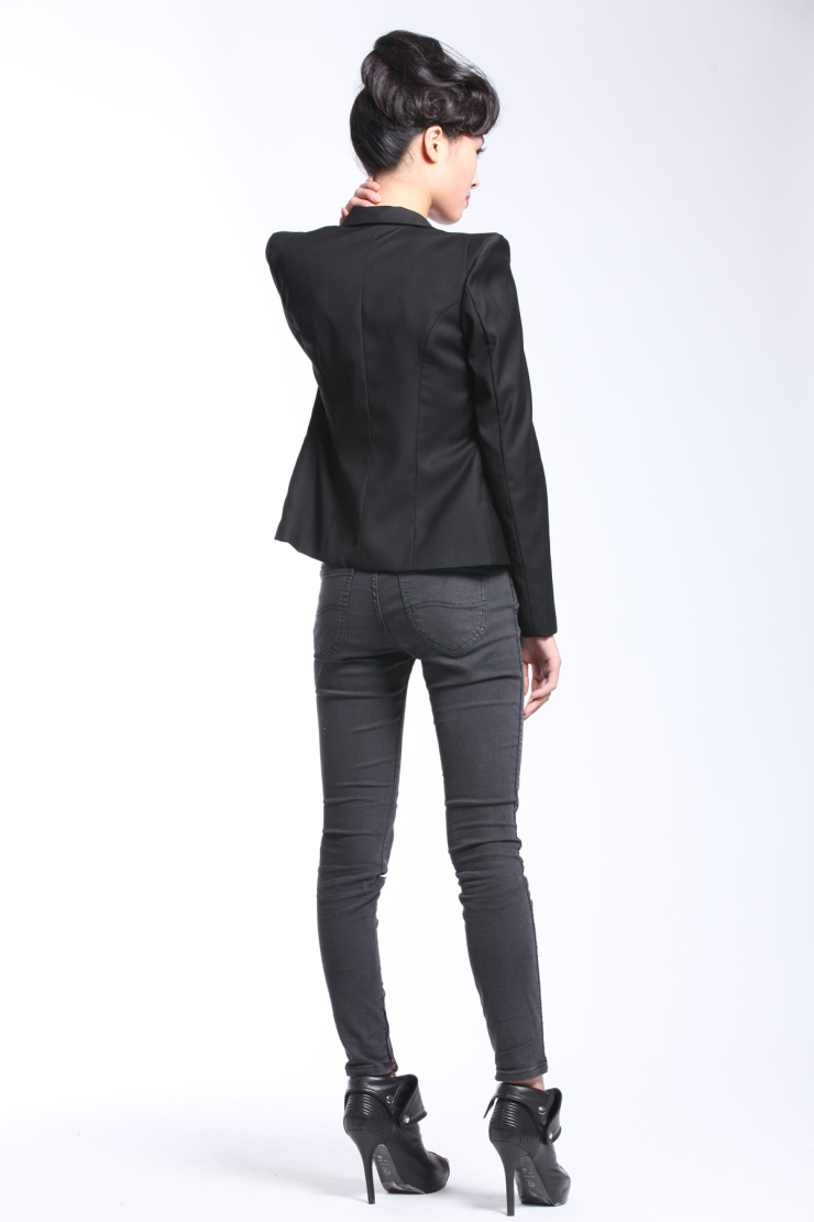 以下是藏青色荷叶边西装