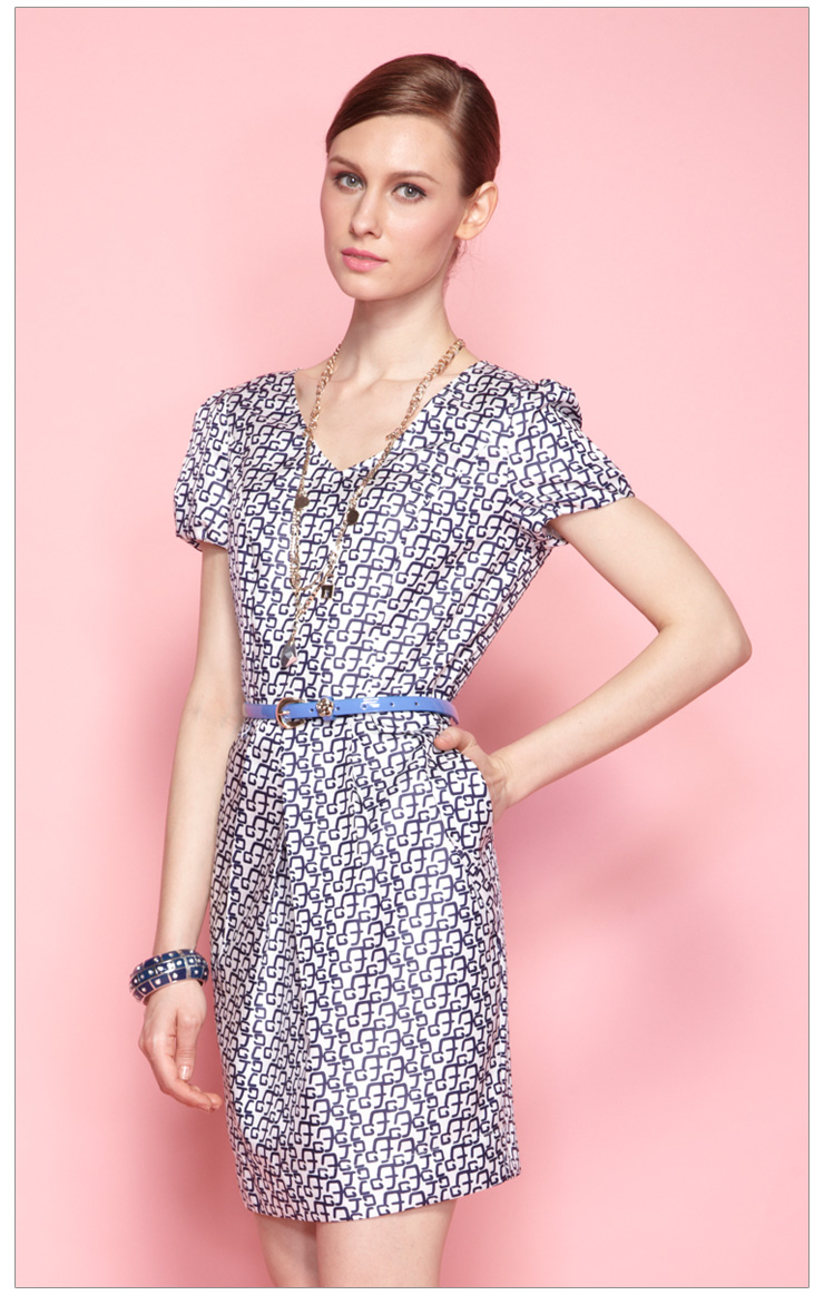 卡路约翰 carol&john 夏季v领褶皱字母铅笔裙 时尚优雅连衣裙