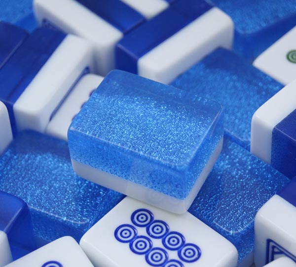 内容描述: 1.筒子麻将牌手工精致,10多种颜色可任君选择. 2