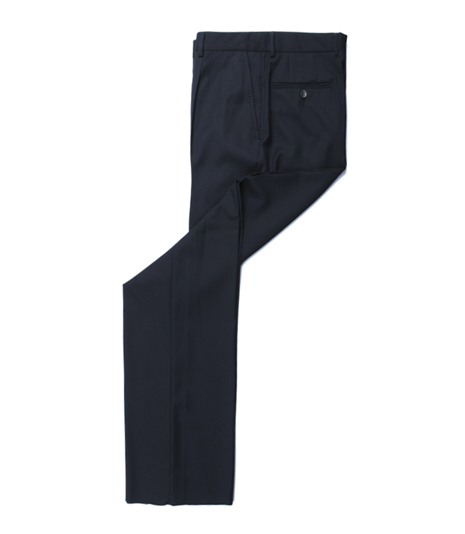 100%羊毛 里料:100%涤纶 辅料:牛角扣 工艺:经典隐细条纹单褶西裤