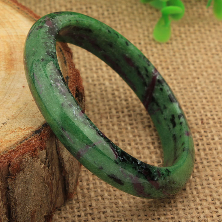 凝萃坊 天然红宝石黝帘石玉手镯