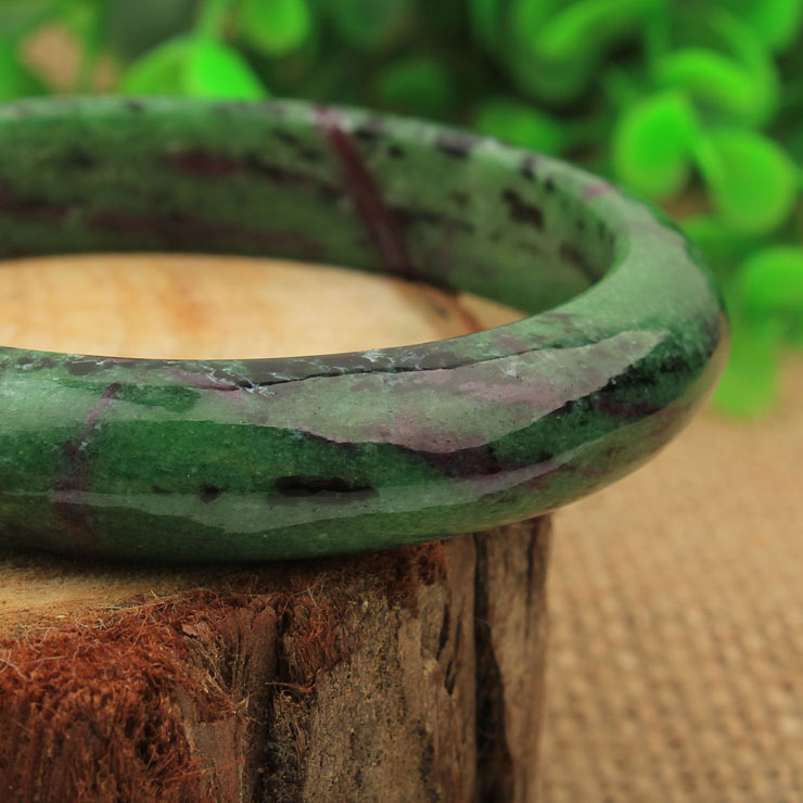 凝萃坊 天然红宝石黝帘石玉手镯