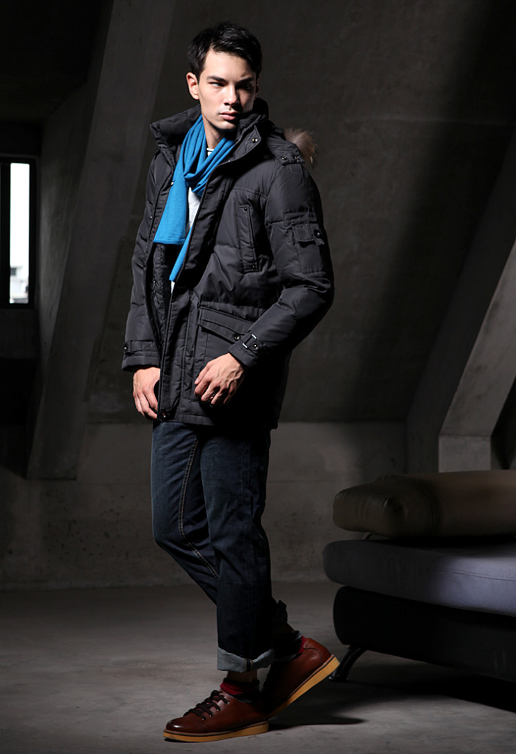 太阳谷 2012新款男式中长款毛领连帽大码羽绒服 1002 红色 185/112b
