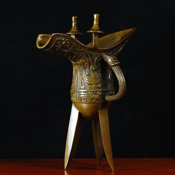 名称:凤爵 尺寸:约长20cm高26cm宽11cm 材质:全铜 重量:约1.