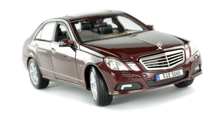 美驰图maisto1:18奔驰e350e-class合金仿真收藏汽车模型 黑色mst18-14