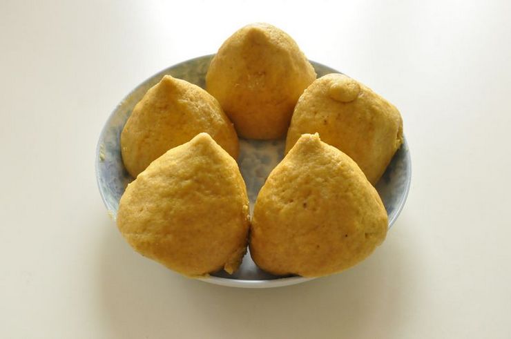 来看看小米是怎样从地里的谷子,变成餐桌上的小米面的吧.