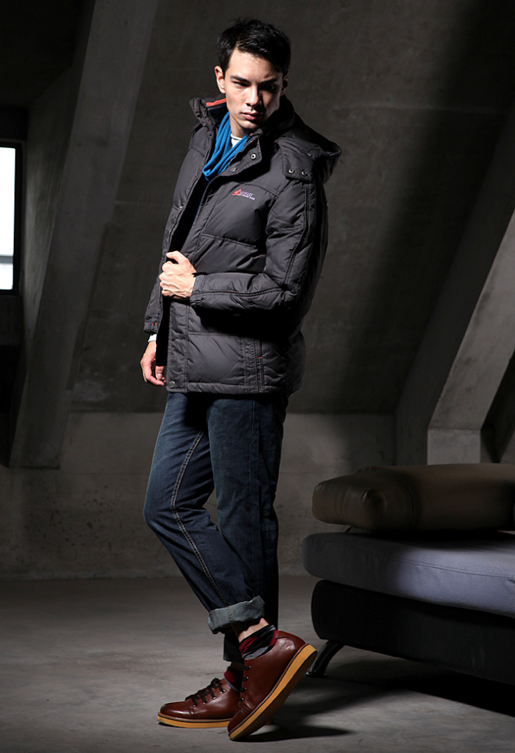 太阳谷 2012新款男式立领防风连帽大码羽绒服 1001 深灰色 175/96b(l)