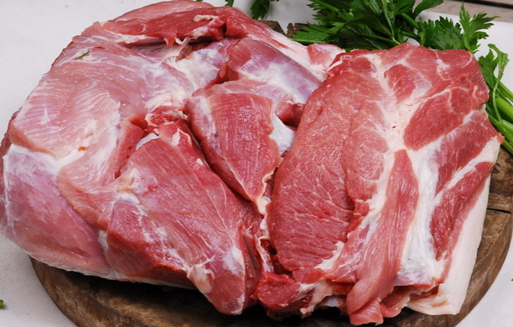 后腿精肉介绍: 猪腿肉是从猪的腿部到后腿部分的肉称为腿肉,由于此