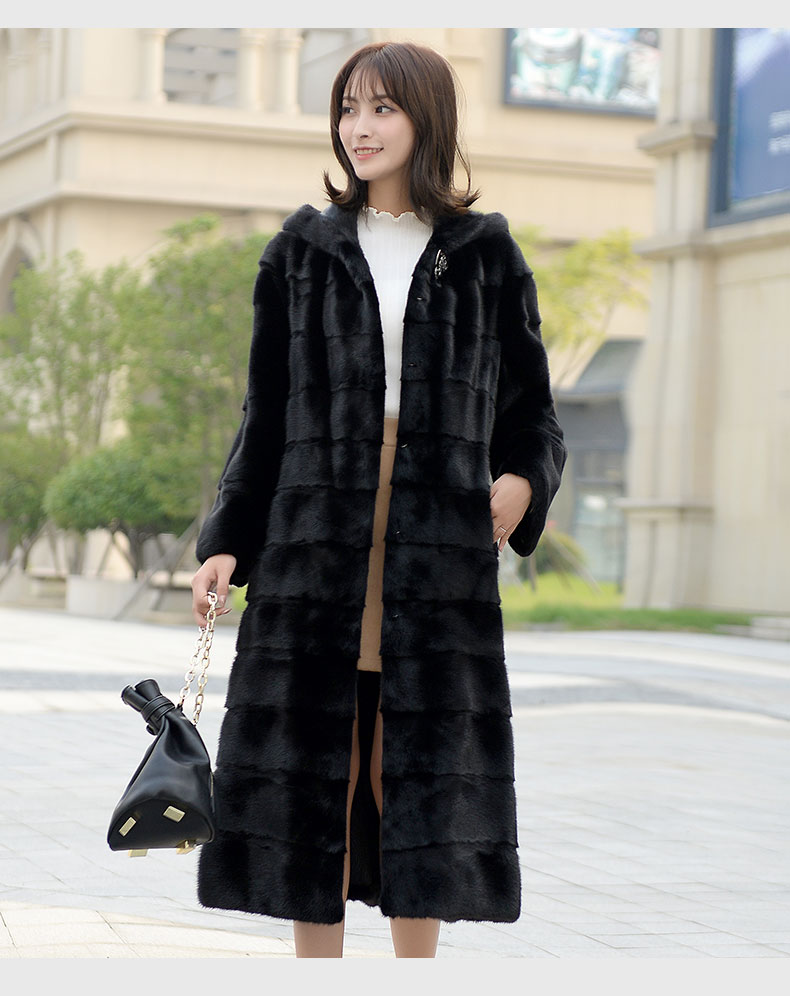 哲奴水貂皮大衣女长款整貂皮草外套2020冬季新款时尚带连帽横排裘皮