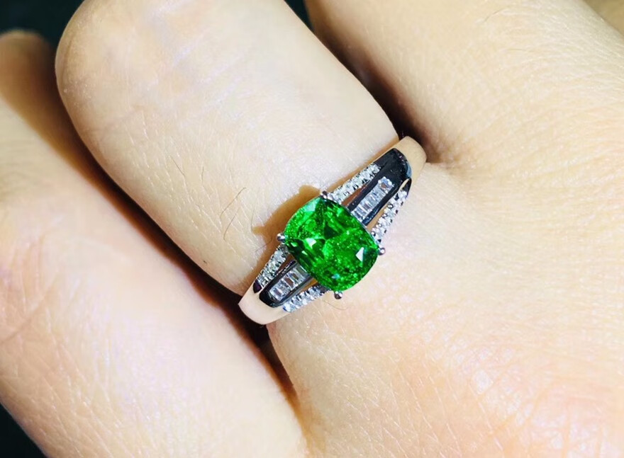 俊辰珠宝天然精品沙弗莱宝石戒指女18k金镶嵌10ct宝石沙弗莱戒指晶体