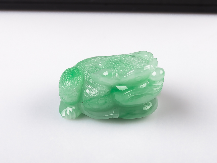 降价拍卖玉翩翩珠宝翡翠金蟾吊坠2416g