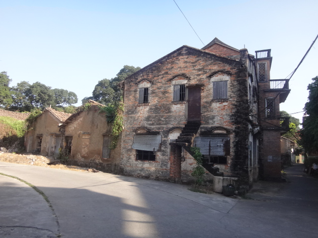 东莞市东城区温塘社区茶下中禾街39号住宅用地一块