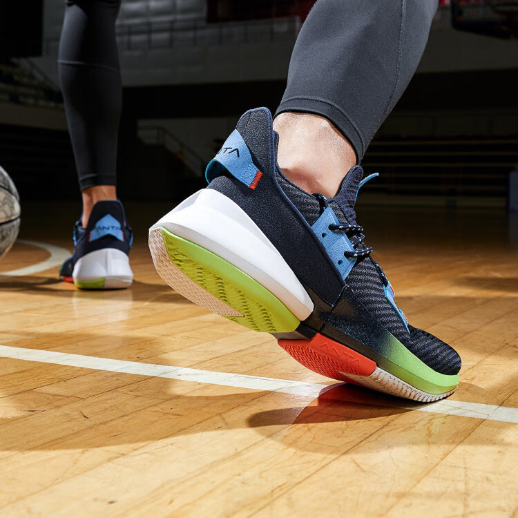 安踏anta 篮球鞋男鞋ufo空域2代款时尚舒适休闲实战低帮运动鞋外场 黑
