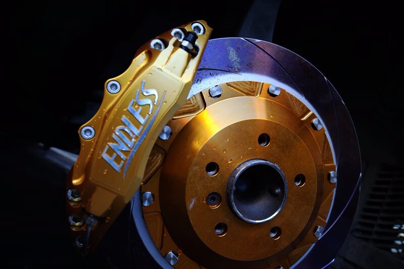 殿堂级高性能刹车套件 日本进口 6活塞 改装卡钳 刹车片 适用于奥迪德